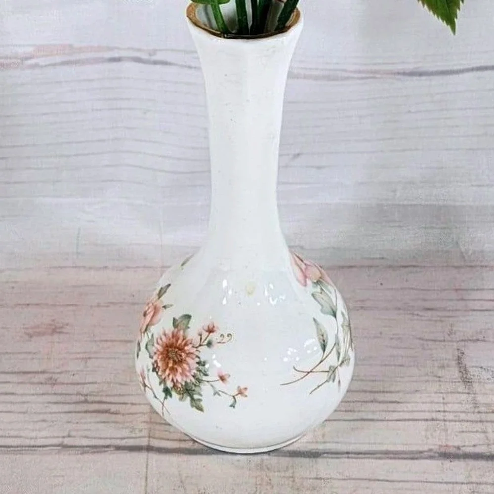Royal Park Bud Vase‎ White Floral Bone China Staffordshire England with Roses